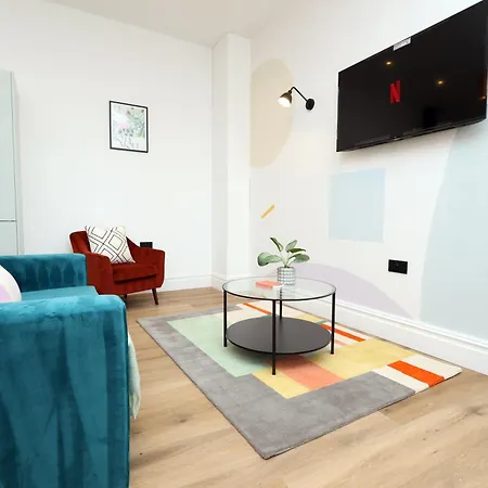 No 3 Princes - Stylish For Work & Leisure