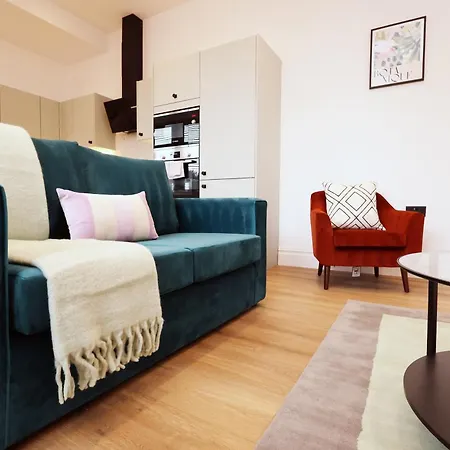 No 3 Princes - Stylish For Work & Leisure