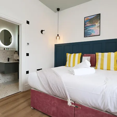 No 3 Princes - Stylish For Work & Leisure