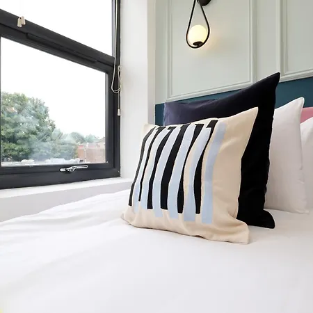 No 3 Princes - Stylish For Work & Leisure